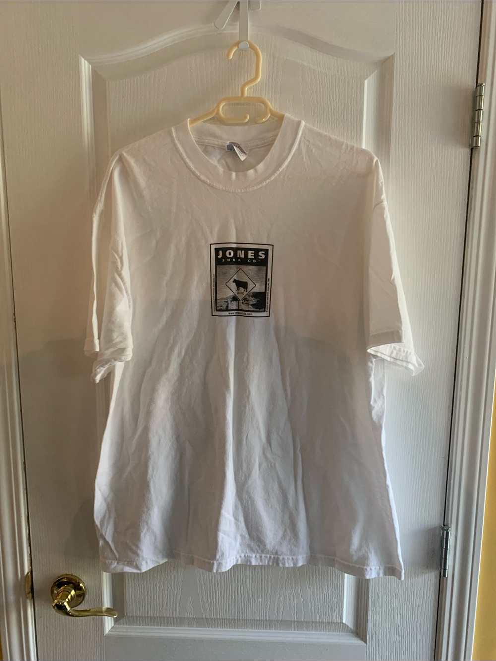 Jones Soda - White Graphic Short-Sleeve Tee